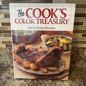 Vintage The Cook's Color Treasury Cookbook